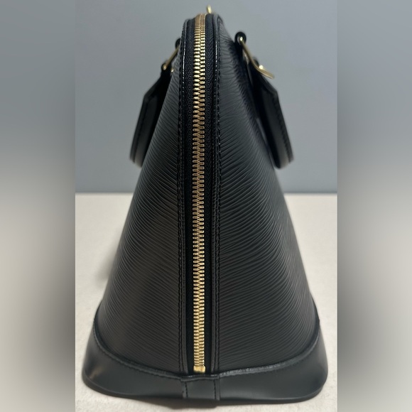 Louis Vuitton Alma PM Epi Textured Leather - Picture 4 of 15